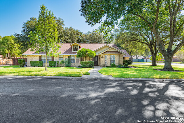 Details for 729 Heritage Dr, Seguin, TX 78155