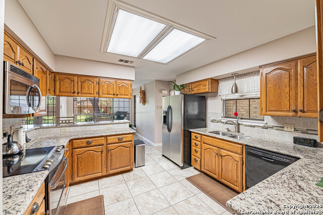 Image 11 of 39 For 729 Heritage Dr