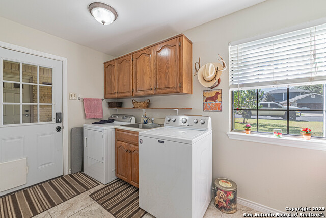 Image 13 of 39 For 729 Heritage Dr