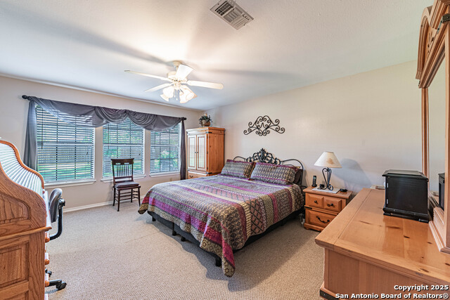 Image 24 of 39 For 729 Heritage Dr