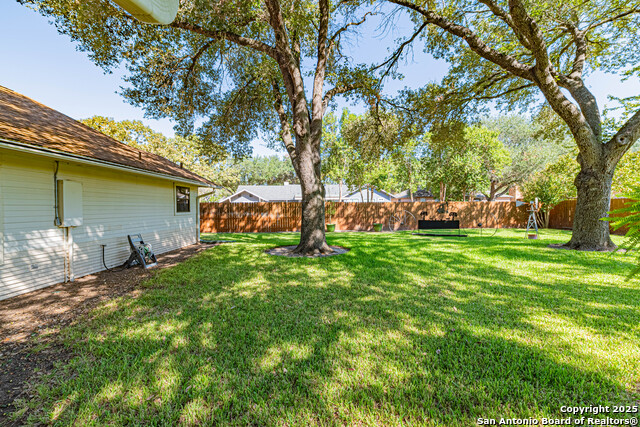 Image 35 of 39 For 729 Heritage Dr