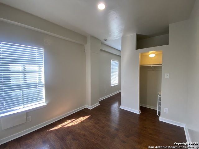 Image 13 of 13 For 526 Presa St S 4