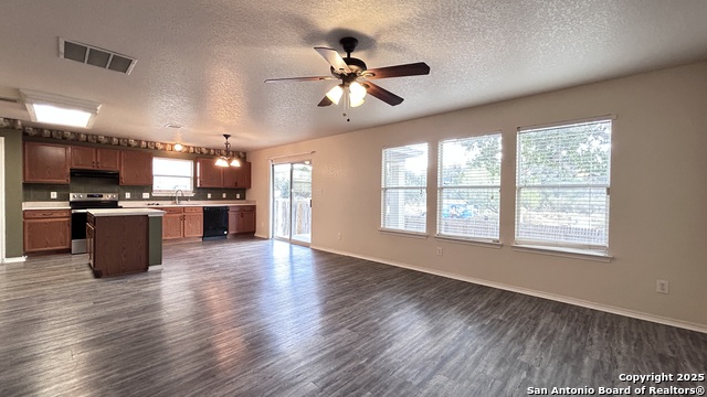 Image 15 of 41 For 134 Agency Oaks
