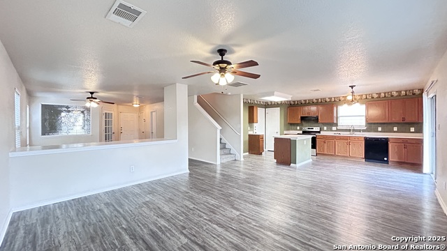 Image 16 of 41 For 134 Agency Oaks