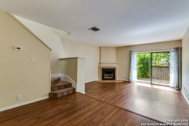 Listing photo id 0 for 11815 Vance Jackson  1605