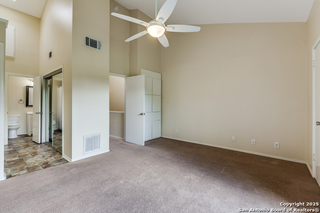 Listing photo id 5 for 11815 Vance Jackson  1605