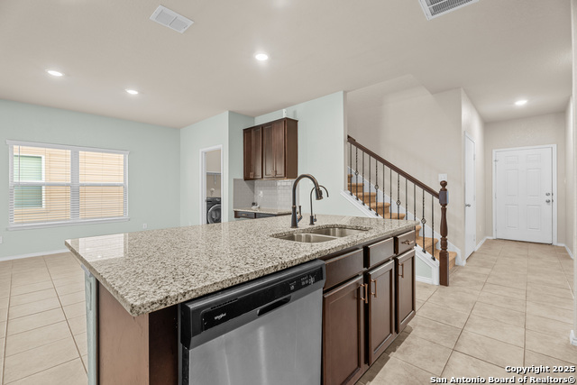 Listing photo id 9 for 9223 Yaya