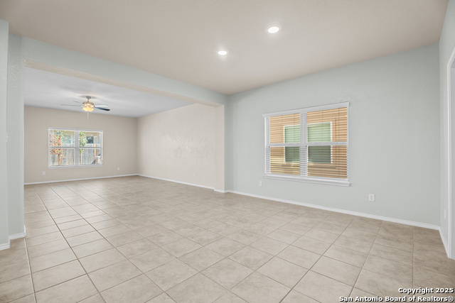 Listing photo id 11 for 9223 Yaya