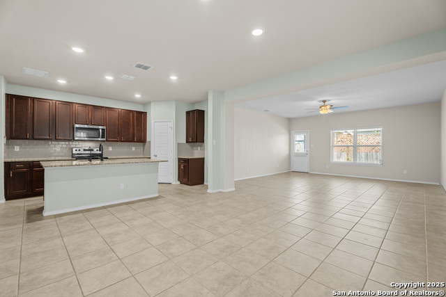 Listing photo id 12 for 9223 Yaya