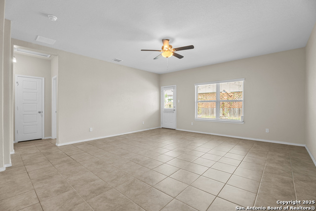 Listing photo id 13 for 9223 Yaya