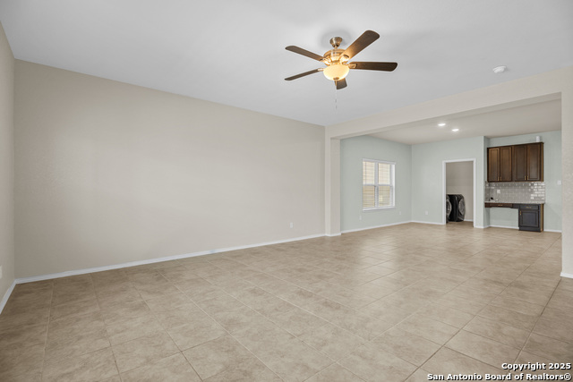 Listing photo id 14 for 9223 Yaya