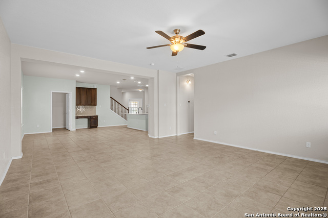 Listing photo id 15 for 9223 Yaya