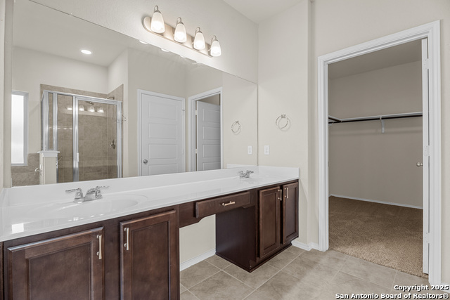 Listing photo id 18 for 9223 Yaya
