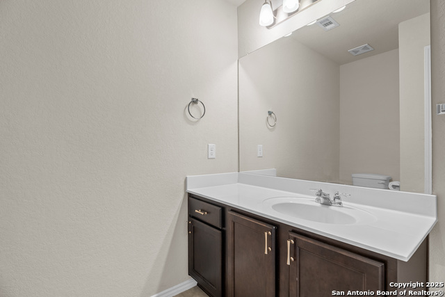 Listing photo id 25 for 9223 Yaya