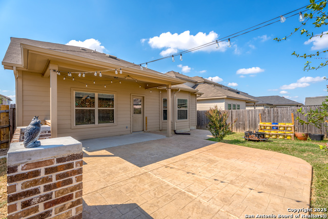 Listing photo id 30 for 9223 Yaya