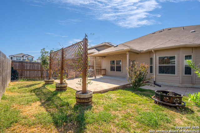 Listing photo id 33 for 9223 Yaya