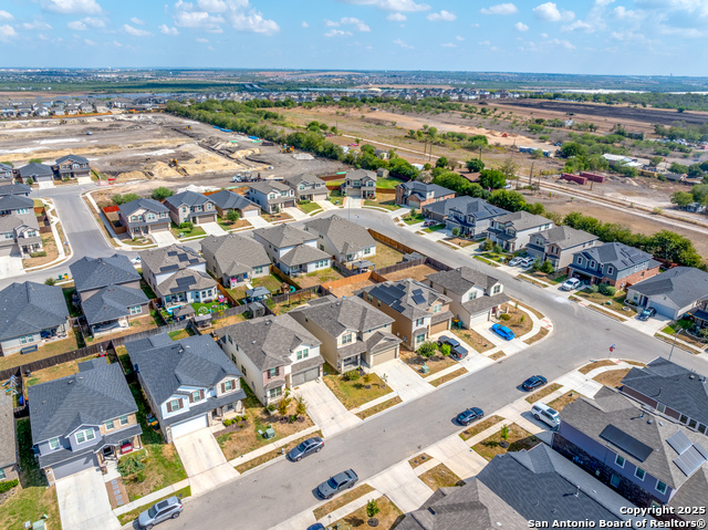 Listing photo id 37 for 9223 Yaya