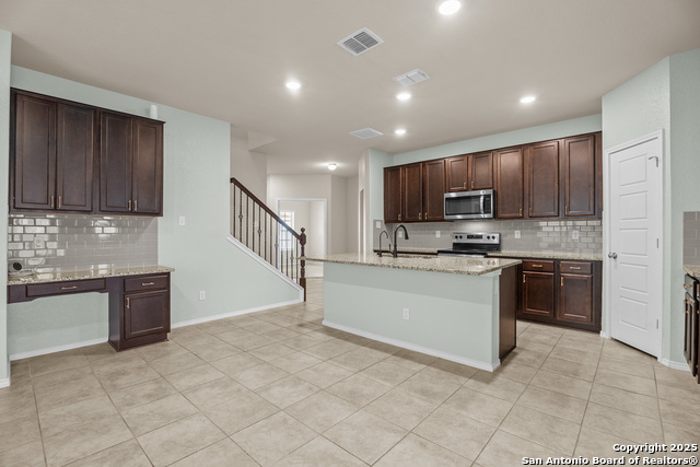 Listing photo id 6 for 9223 Yaya