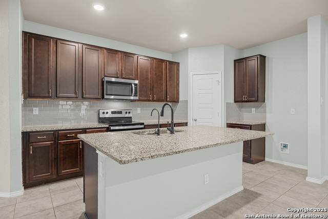 Listing photo id 7 for 9223 Yaya