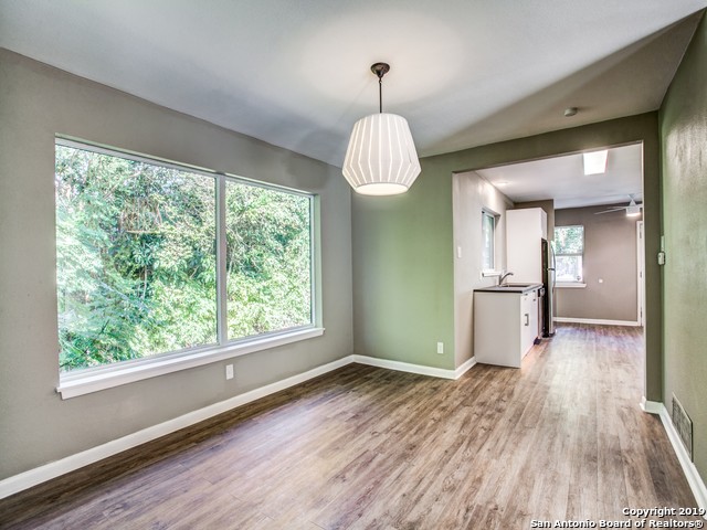 Image 10 of 25 For 413 Garraty  