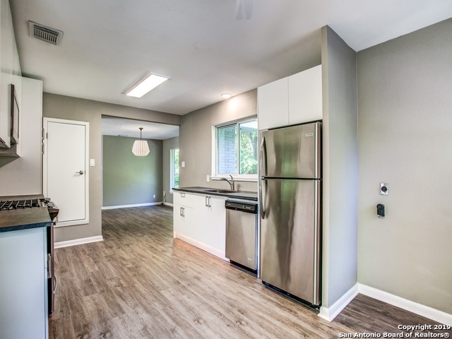 Image 13 of 25 For 413 Garraty  