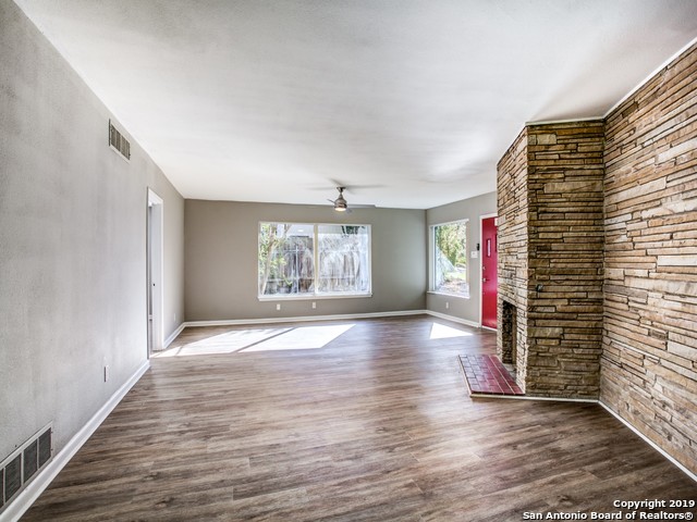 Image 4 of 25 For 413 Garraty  