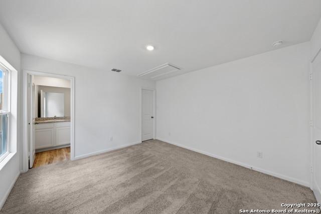 Listing photo id 11 for 4511 Caracara Court