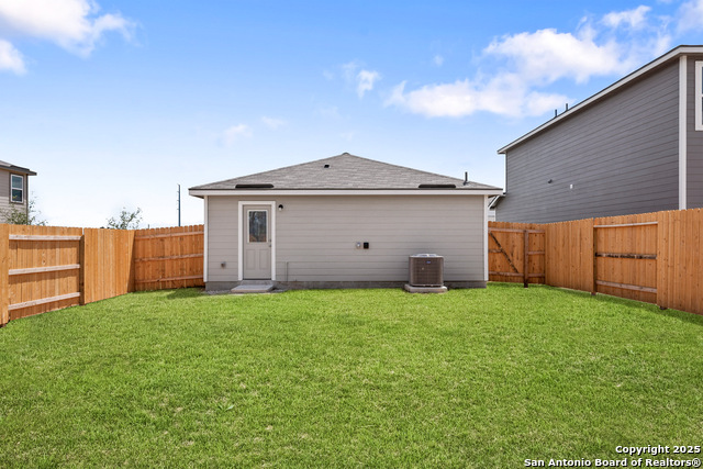 Listing photo id 1 for 4511 Caracara Court