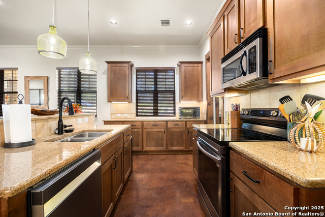 Image 12 of 50 For 414 Spacious Sky