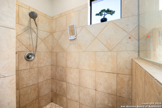 Image 23 of 50 For 414 Spacious Sky