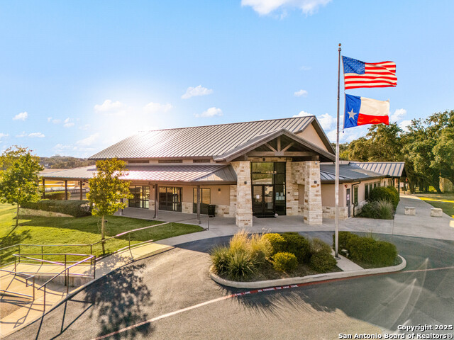 Image 42 of 50 For 414 Spacious Sky