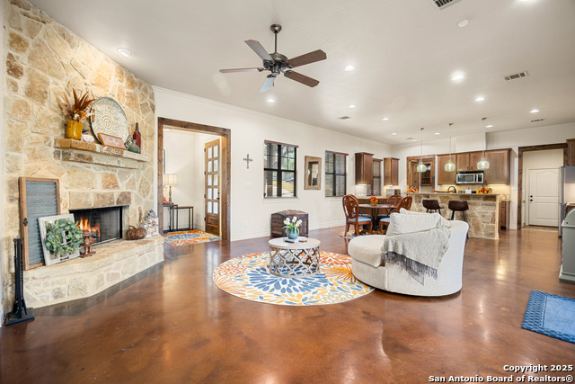 Image 6 of 50 For 414 Spacious Sky