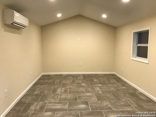 Image 12 of 12 For 969 Liberty N