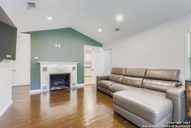 Image 2 of 12 For 969 Liberty N