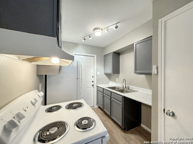 Image 7 of 14 For 844 Sunshine Dr E 401