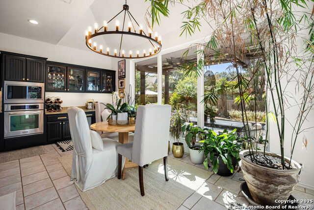 Listing photo id 10 for 18039 Summer Knoll