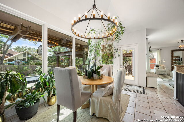 Listing photo id 11 for 18039 Summer Knoll