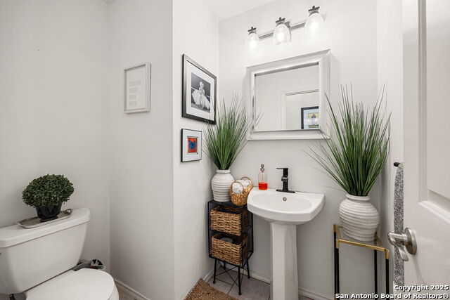 Listing photo id 13 for 18039 Summer Knoll