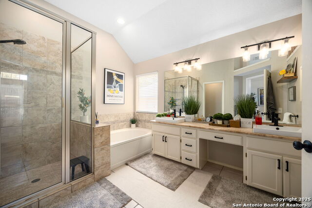 Listing photo id 18 for 18039 Summer Knoll