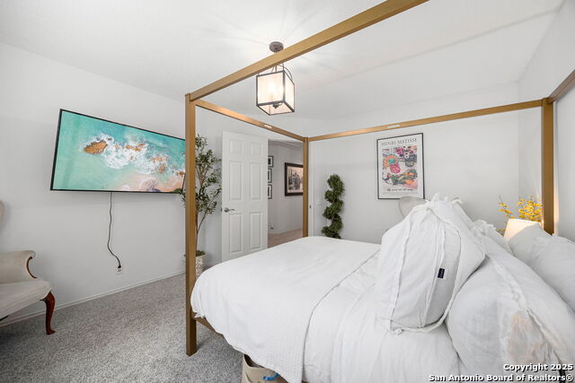 Listing photo id 26 for 18039 Summer Knoll