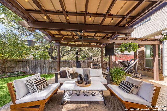 Listing photo id 28 for 18039 Summer Knoll