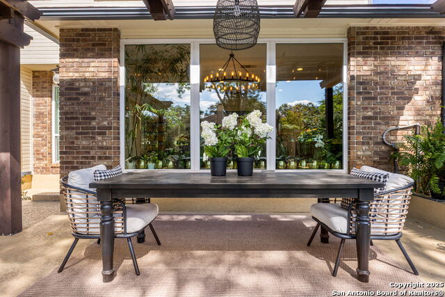 Listing photo id 29 for 18039 Summer Knoll