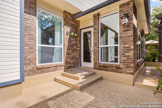 Listing photo id 34 for 18039 Summer Knoll