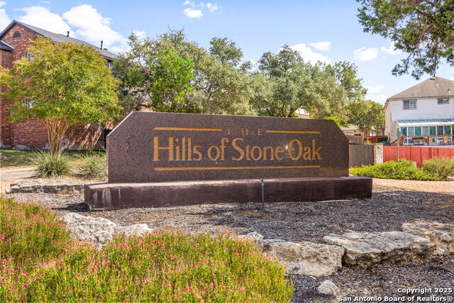 Listing photo id 37 for 18039 Summer Knoll