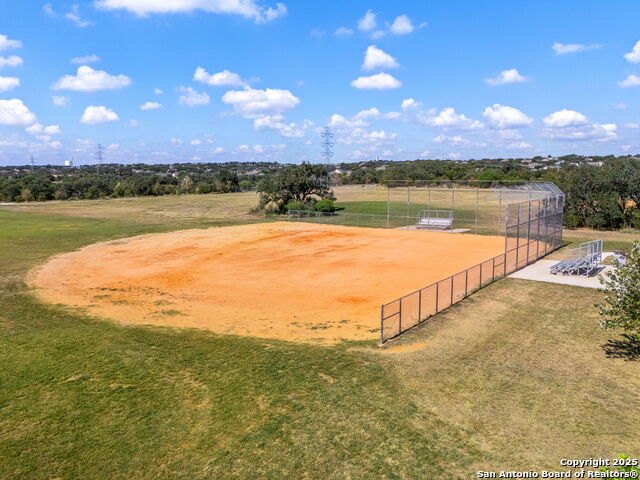 Listing photo id 42 for 18039 Summer Knoll