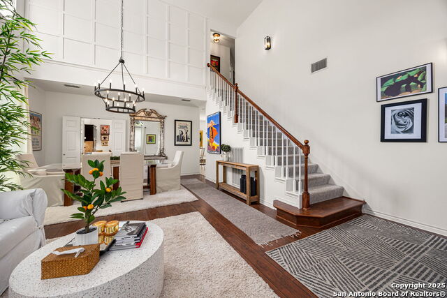 Listing photo id 4 for 18039 Summer Knoll