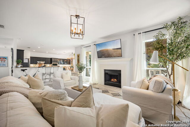 Listing photo id 7 for 18039 Summer Knoll