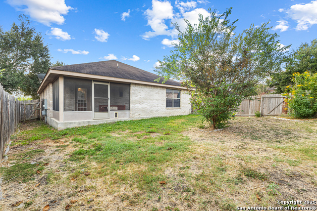 Image 19 of 21 For 7010 Palacios Cv