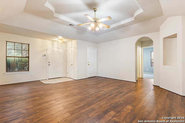 Image 3 of 21 For 7010 Palacios Cv