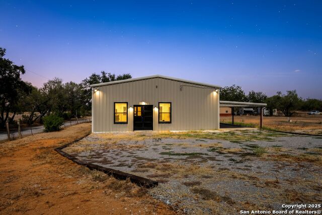 Listing photo id 12 for 13747 Us Highway 87